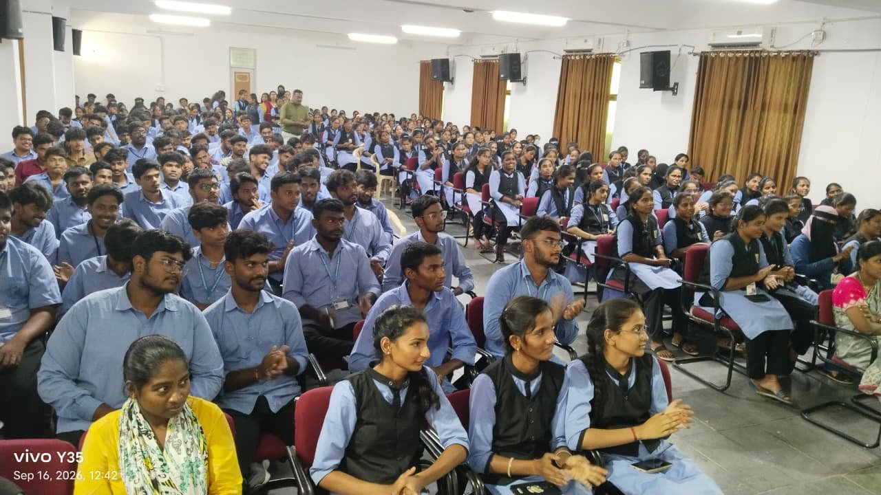మెగా ఉద్యోగ మేళాను నిరుద్యోగ యువత సద్వినియోగం చేసుకోవాలి..  సూర్యాపేట జిల్లా ఎస్పి నరసింహ ఐపిఎస్.. - Additional Image